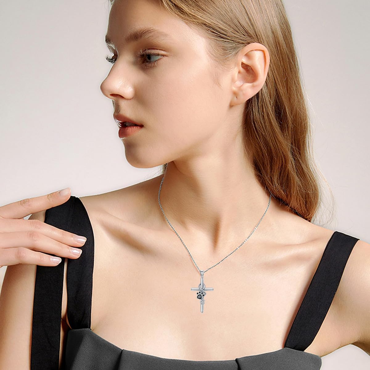 Collar de Pata y Cruz en Plata de Ley 925