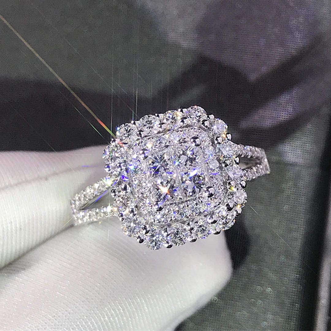 Anillo de Boda de Zirconia en Forma Cuadrada