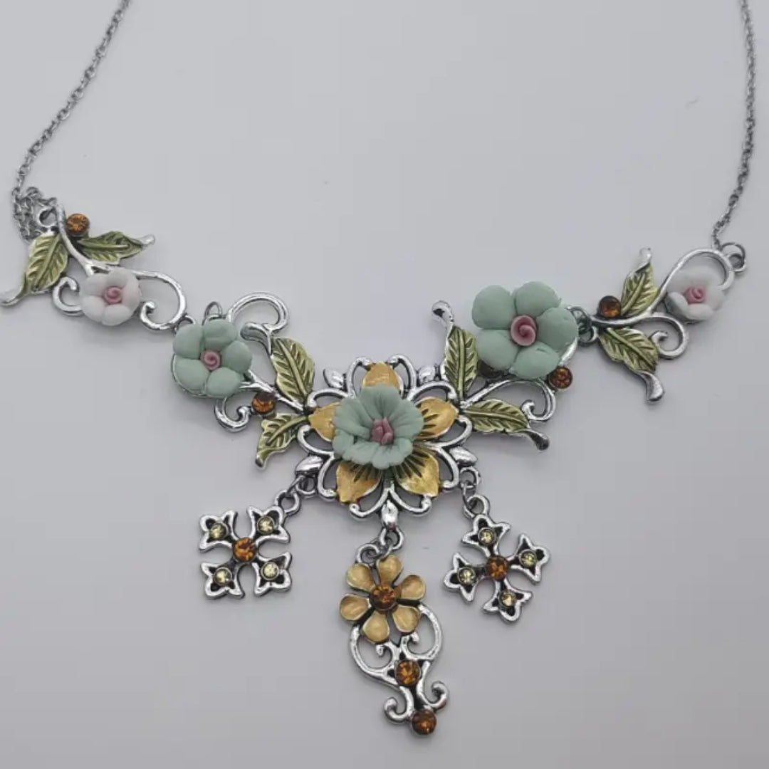 Collar Florido Verde en Plata