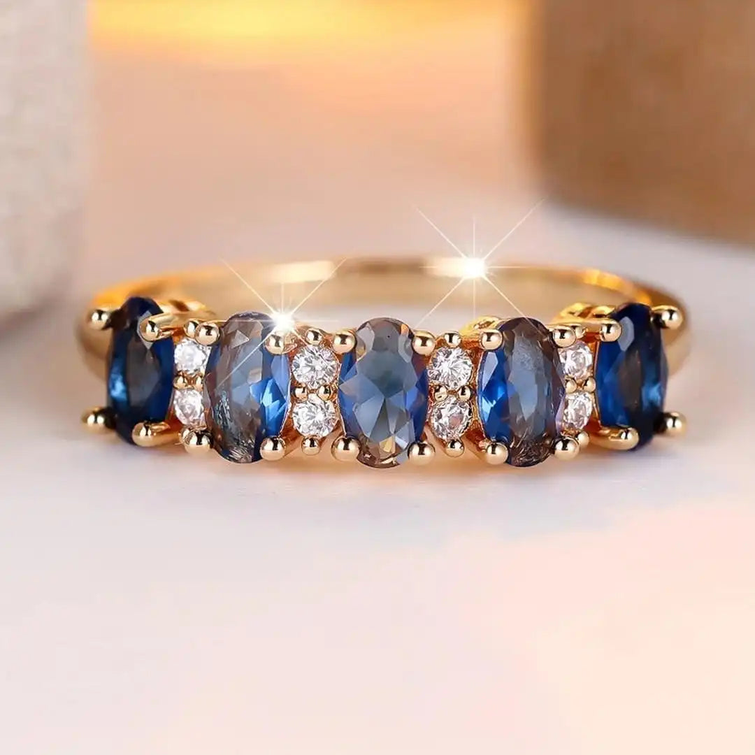 Anillo de Banda con Acentos Ovalados Alternados