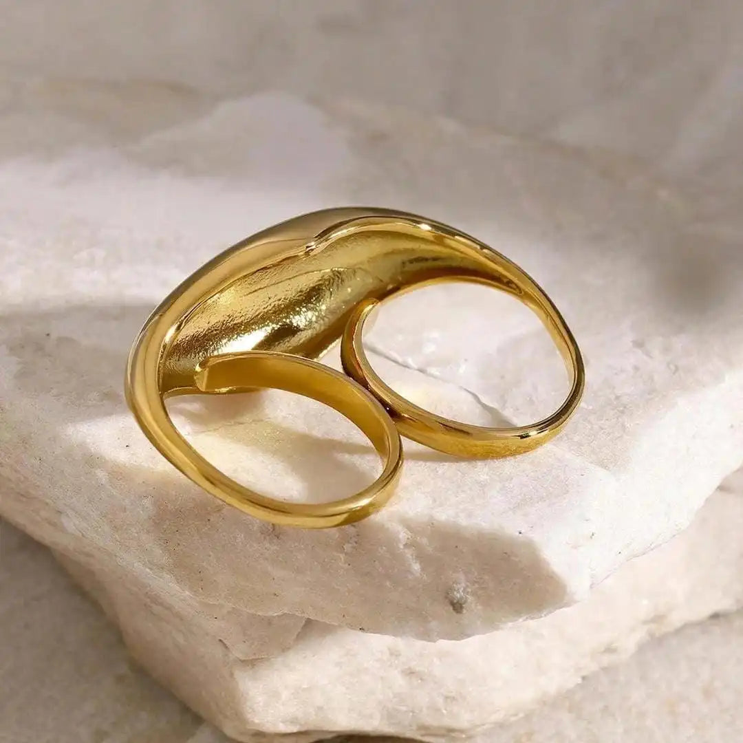 Anillo Doble de Oro Atemporal