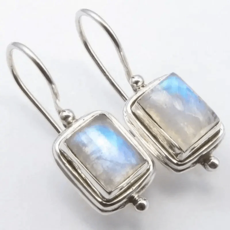 Pendientes vintage con piedra de luna cuadrada