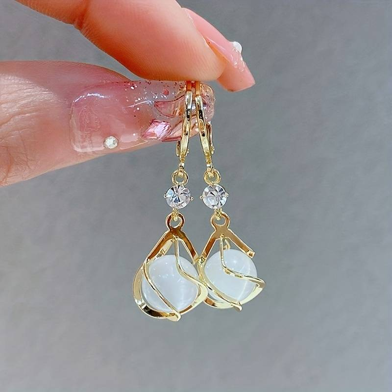 Pendientes Vintage de Oro con Ópalo Blanco