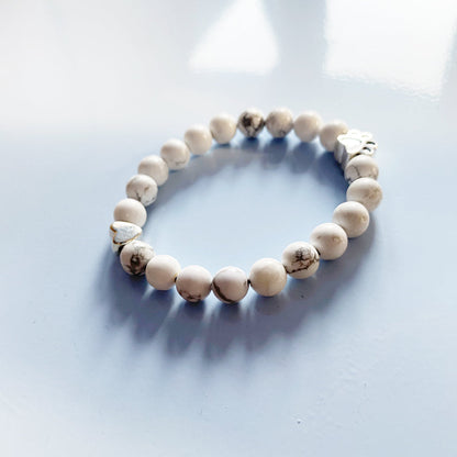 Pulsera de Piedras Preciosas Naturales con Dije de Pata y Corazón
