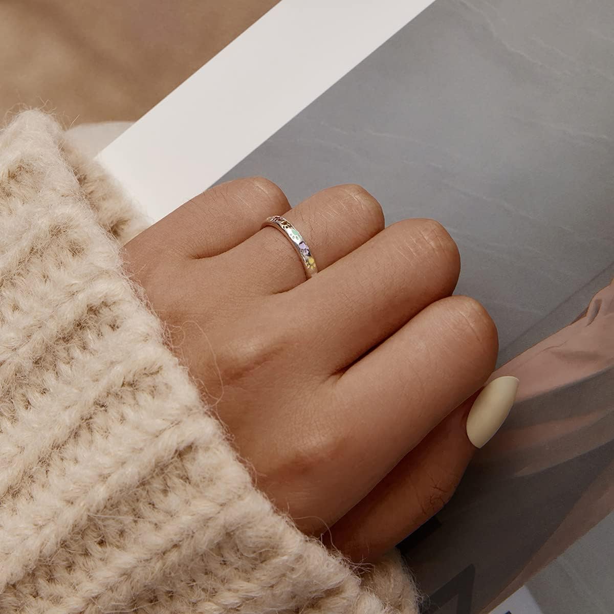 Anillo de Plata de Ley con Diseño de Pata