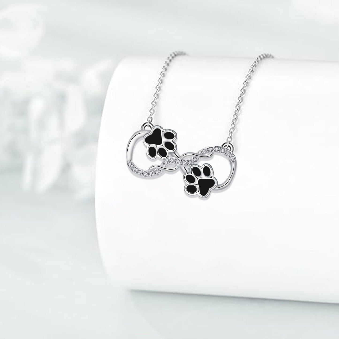Collar de Símbolo Infinito con Zirconia