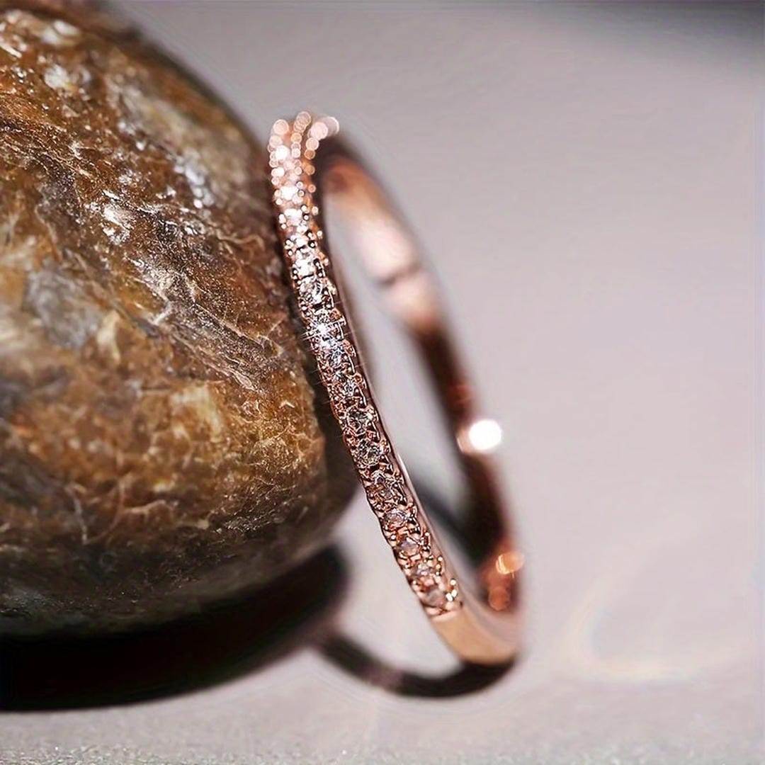 Anillo Elyse Minimalista de Zirconia