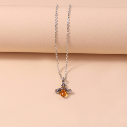 Collar Delicado del Espíritu de la Abeja Dorada