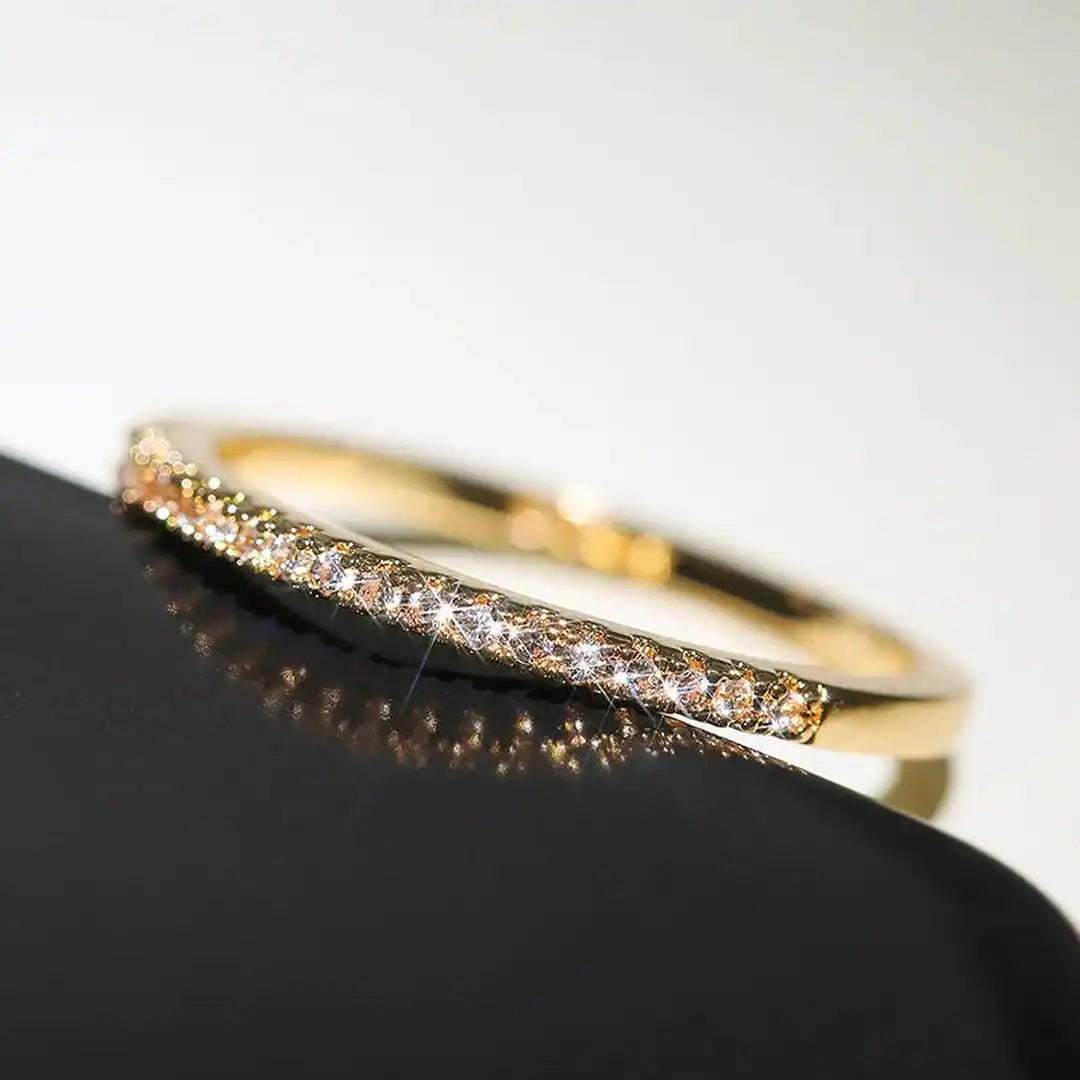Anillo Elyse Minimalista de Zirconia
