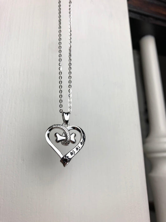 Collar de Pata de Perro y Corazón en Acero Inoxidable
