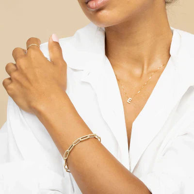 Collar Inicial de Carta de Amor | Oro