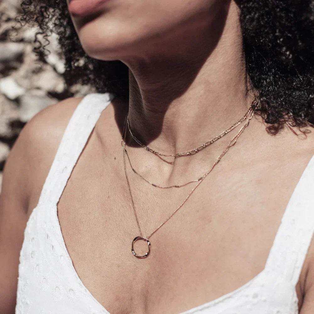 Collar de Círculo Abierto de Tres Hileras | Oro