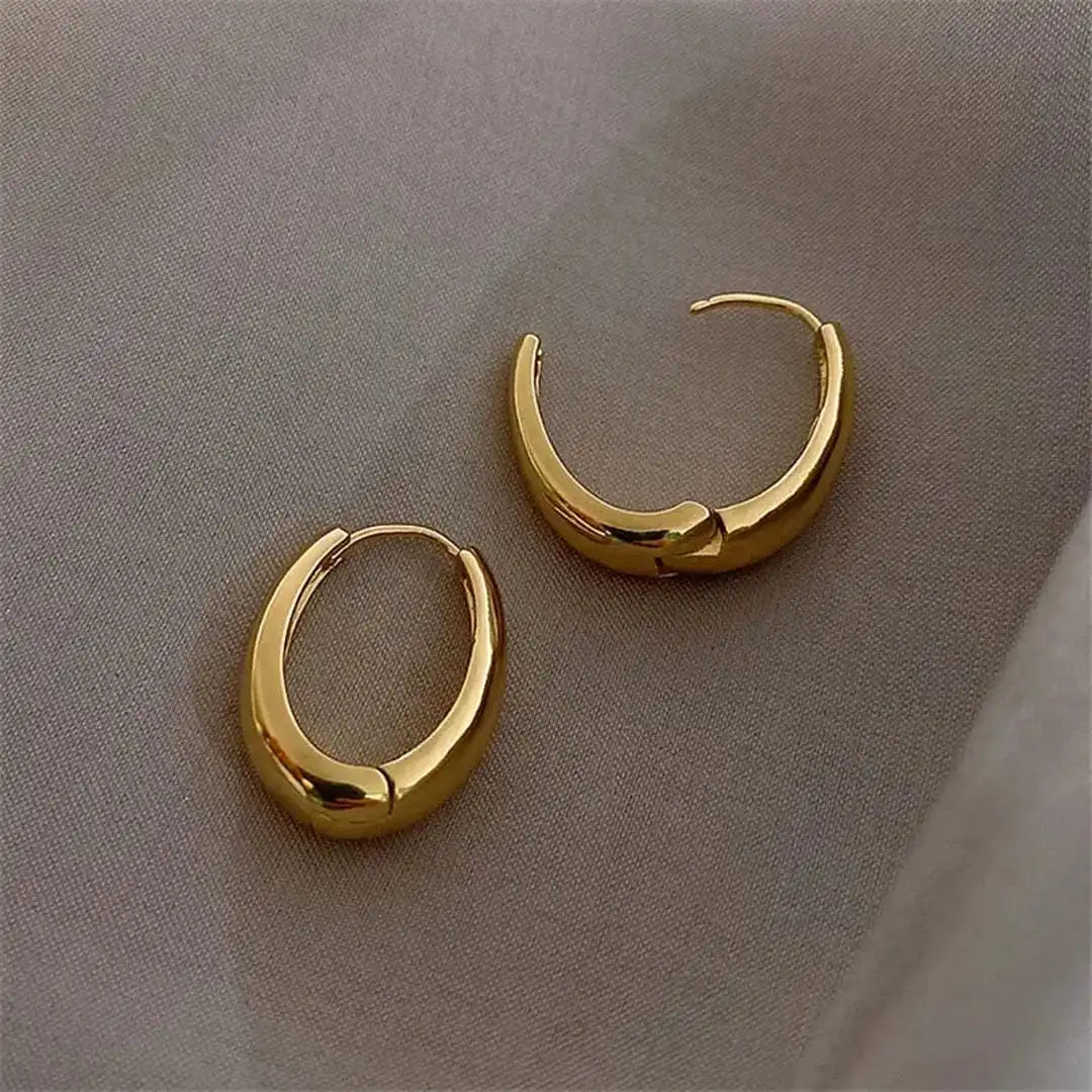 Pendientes Clásicos de Aro Dorado