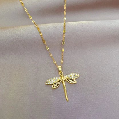 Collar de Libélula de Cristal
