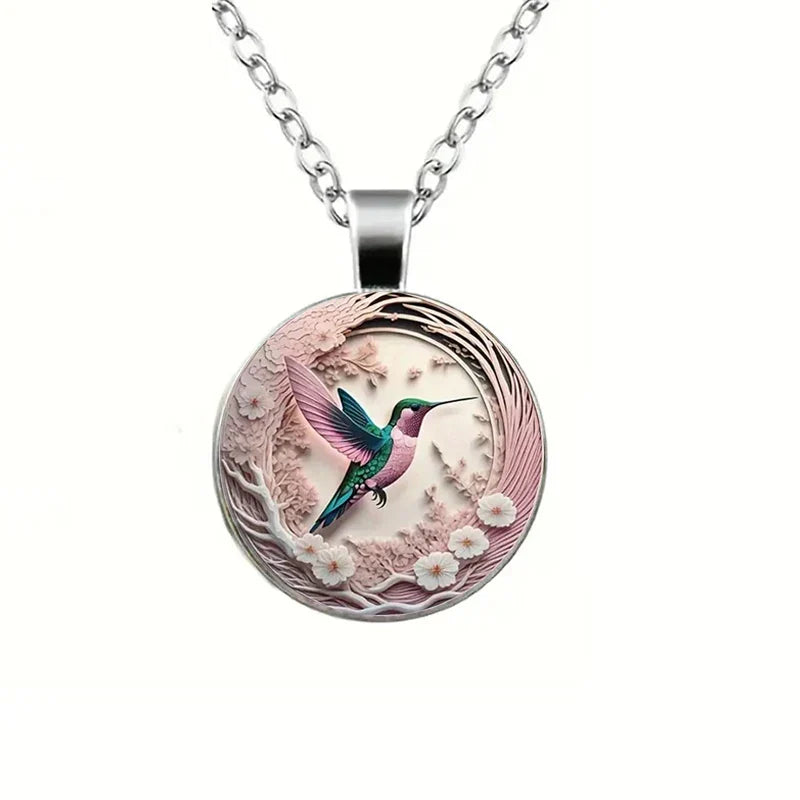 Collar de Colibrí en Cúpula de Cristal