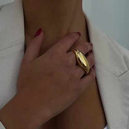 Anillo Doble de Oro Atemporal