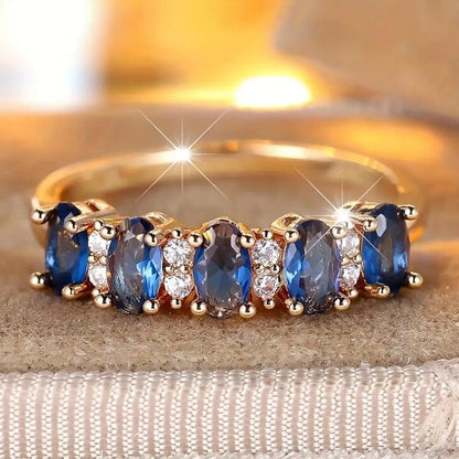 Anillo de Banda con Acentos Ovalados Alternados
