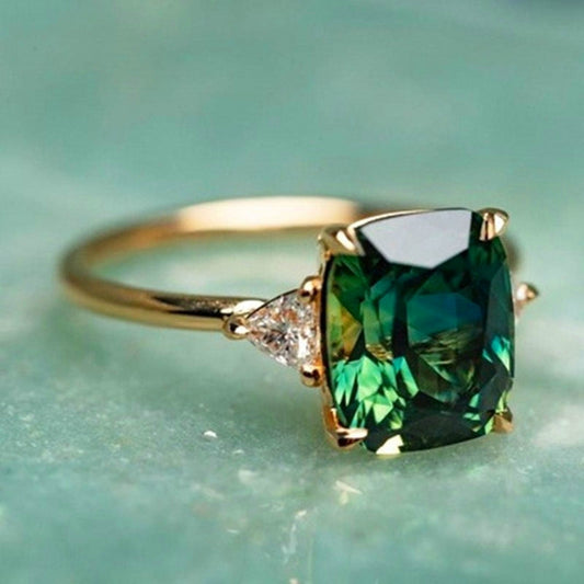Anillo con zirconia verde en oro
