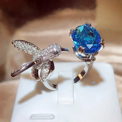 Anillo Ajustable de Colibrí con Piedra Preciosa