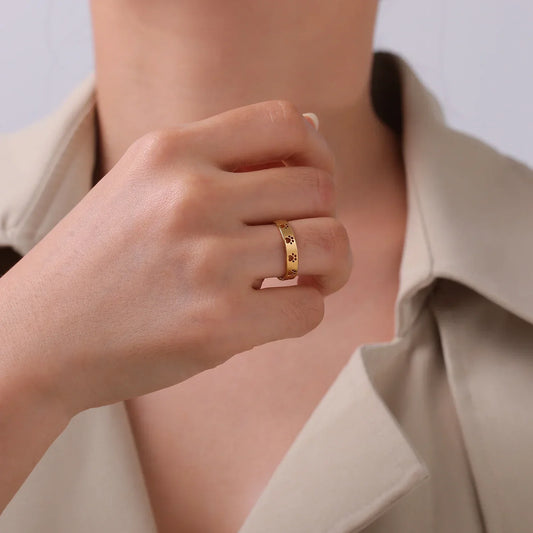 Anillo de Huella de Pata en Tono Dorado