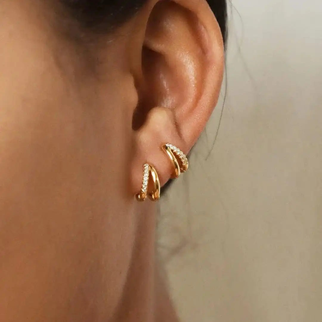 Pendientes de Aro de Zirconia Dorada Atemporal