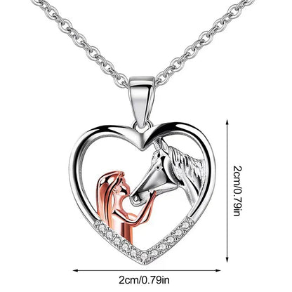 Collar de Corazón con Zirconia de Niña y Caballo