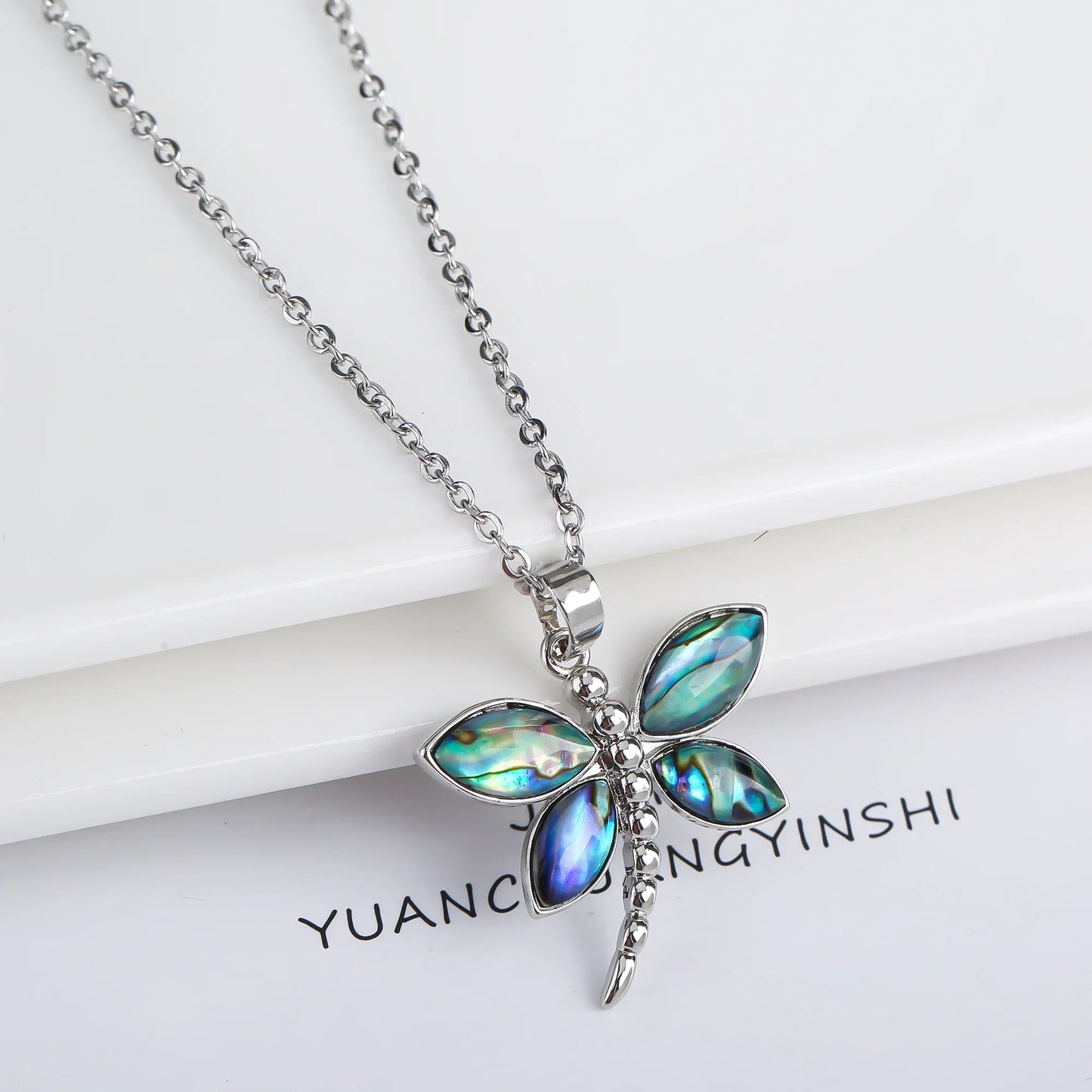 Collar de Mariposa con Concha Natural