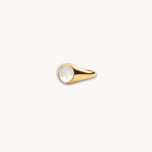 Anillo con perlas de madreperla