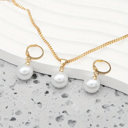 Conjunto de Joyería de Perlas Doradas Elegantes