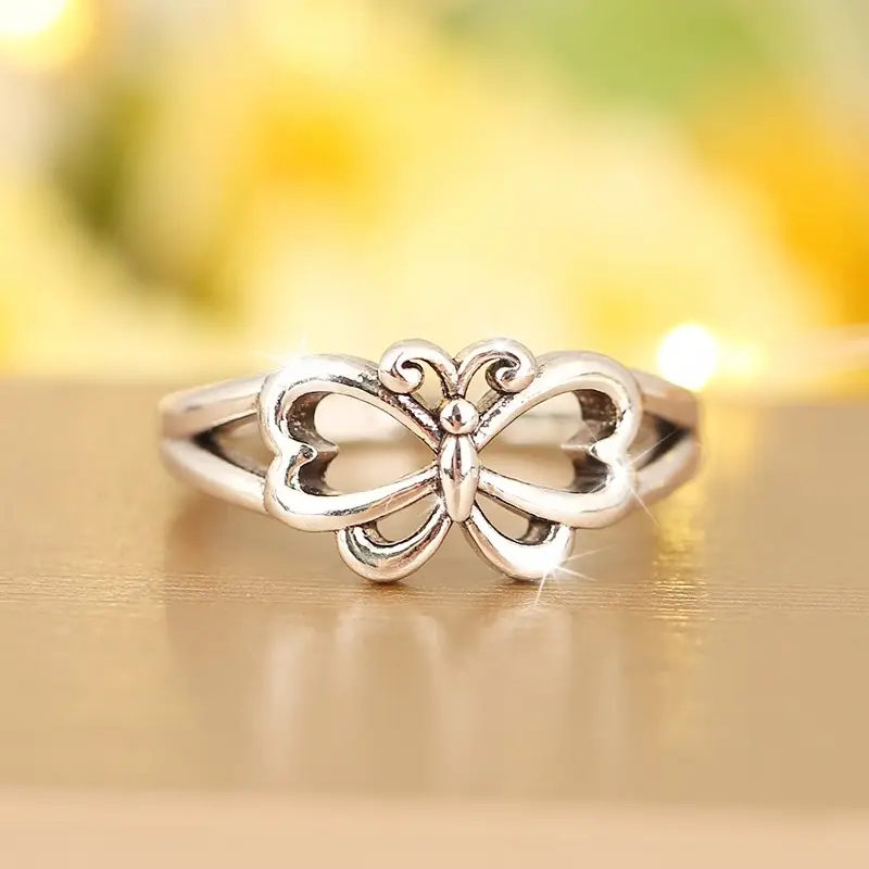 Anillo de Mariposa Plateado