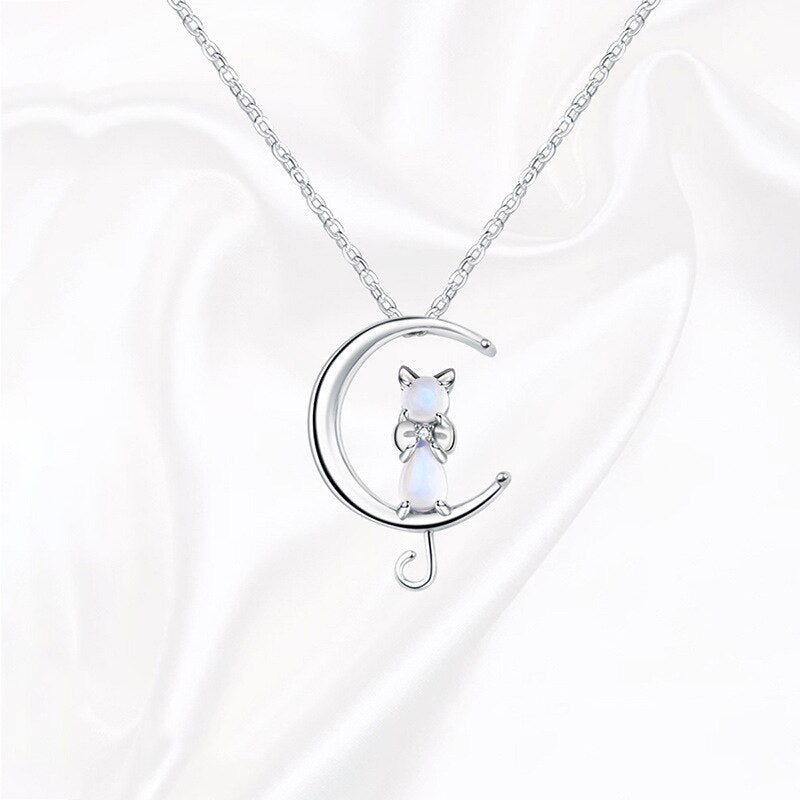 Collar de Gato y Luna Creciente con Piedra Lunar