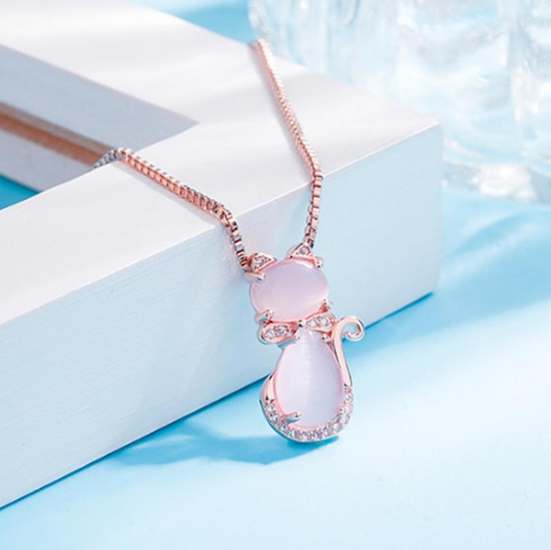 Collar de gato con piedra rosa y zirconia