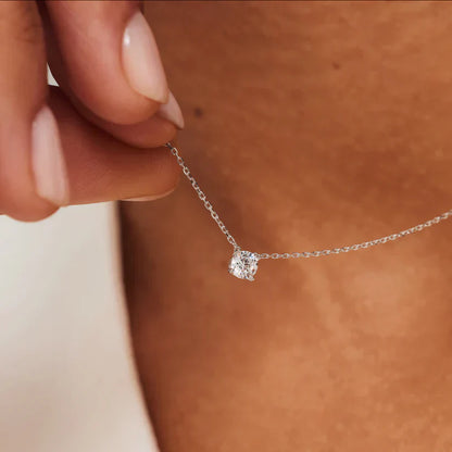 Collar con Piedra Clea | Oro Blanco